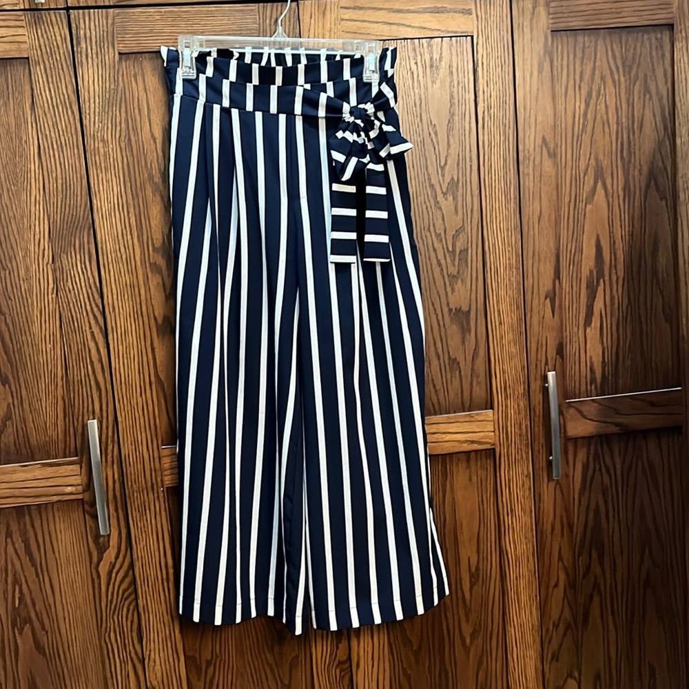Navy Blue Striped Capris